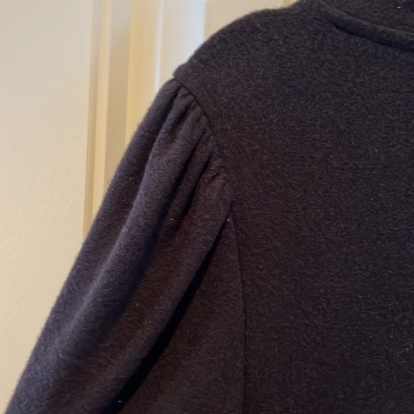 𝅺soft black turtleneck with slight puff shoulder classic
Staple size XXL - Picture 8 of 11